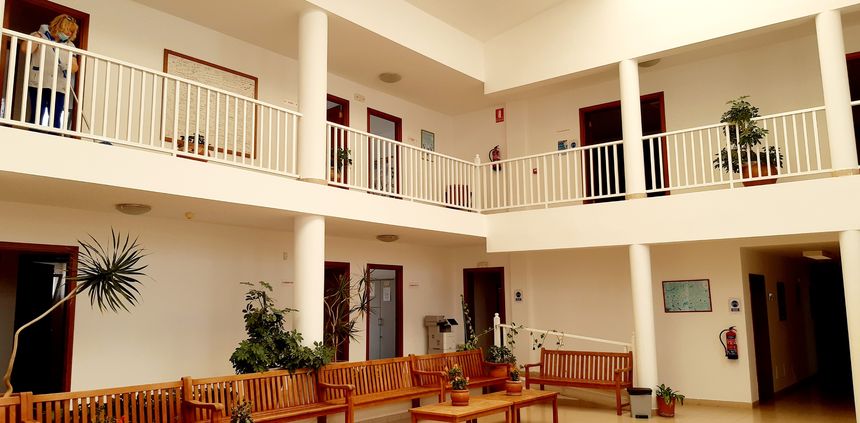 Interior del edificio central de Servicios Sociales del Ayuntamiento de Arrecife